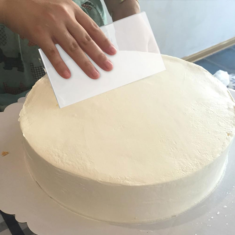 Grattoirs à gâteaux en acryliq - Cake Decorating Turntable avis et prix