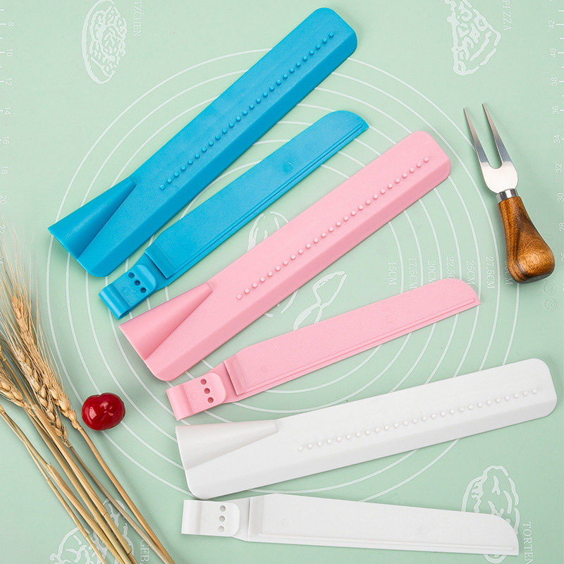 1 niveleur de gâteau en plasti - Cake Decorating Turntable avis et prix
